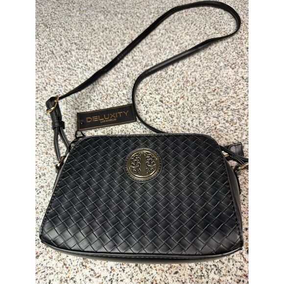 Deluxity Women's Black Crossbody Bag Small Adjustable Strap Casual​ - Picture 1 of 9